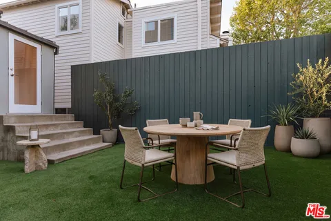 $3,295,000 | 257 Entrada Drive, Santa Monica, CA 90402