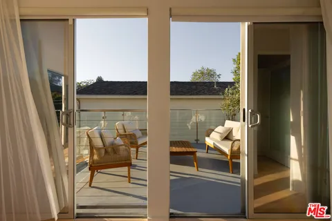 $3,295,000 | 257 Entrada Drive, Santa Monica, CA 90402