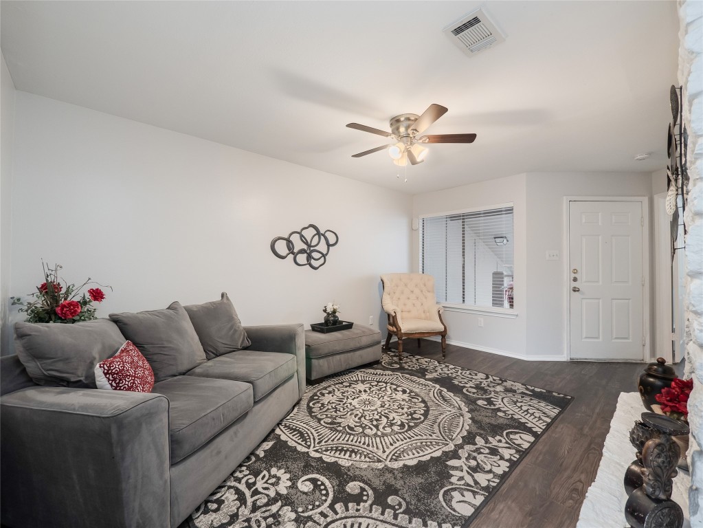 1740 Timber Ridge Road, Unit 132 Austin, TX 78741 - Photo 4 of 26 a living room with furniture