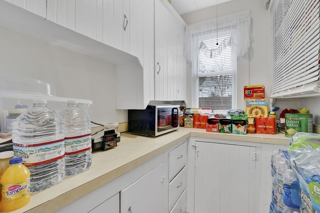 35-37 Narragansett Street Springfield, MA 01107 - Photo 14 of 41