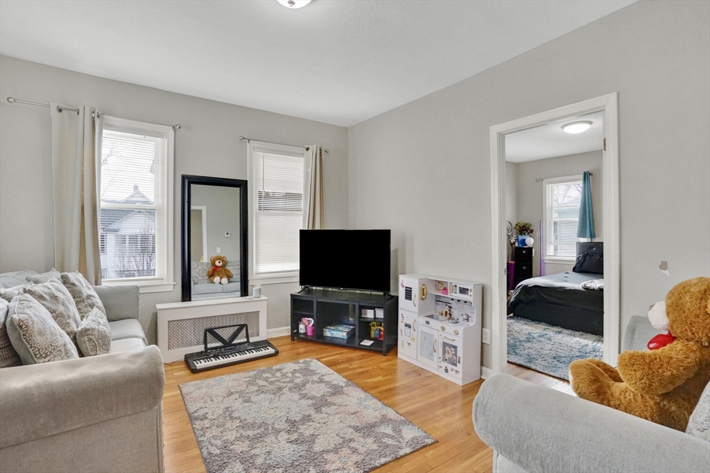 35-37 Narragansett Street Springfield, MA 01107 - Photo 24 of 41