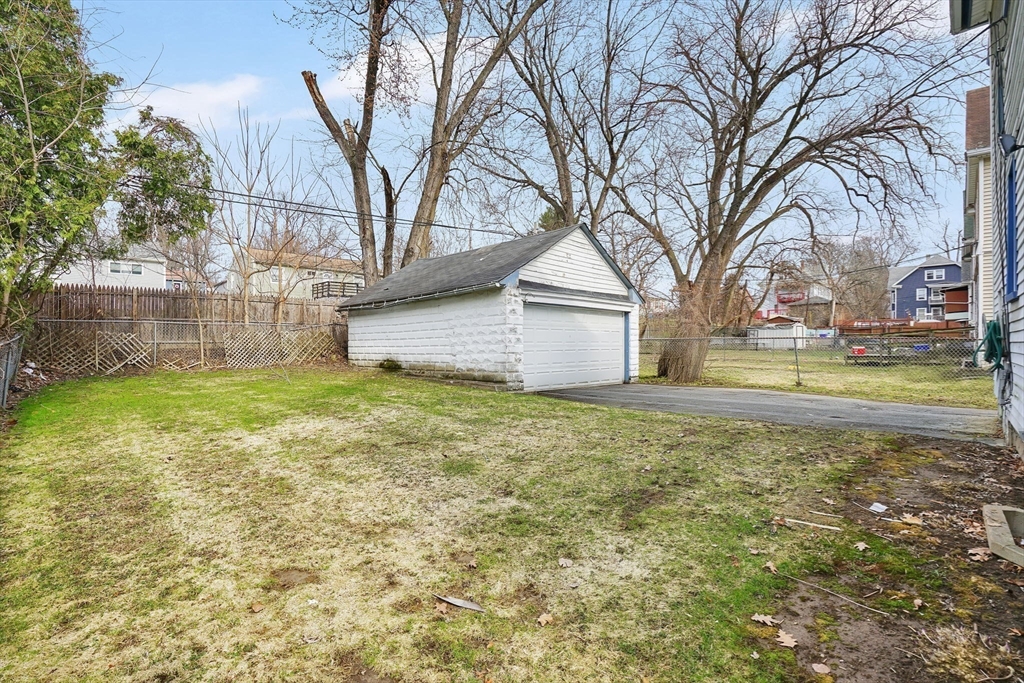 35-37 Narragansett Street Springfield, MA 01107 - Photo 3 of 41