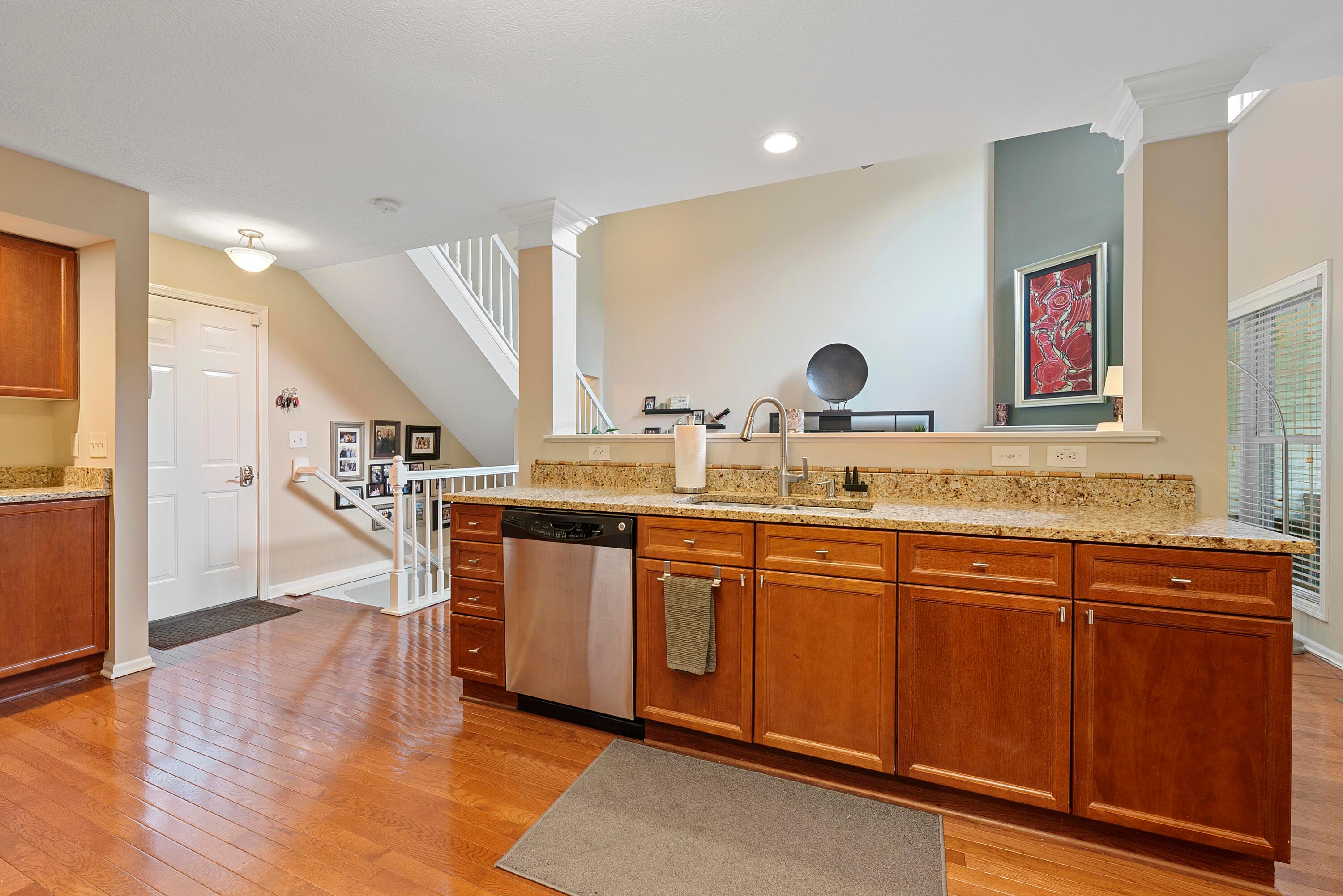 1213 Shagbark Road, Unit 21 Columbus, OH 43230 - Photo 10 of 44 DSC07674