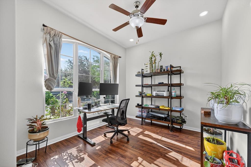 3812 Surf Street Denton, TX 76208 - Photo 4 of 33