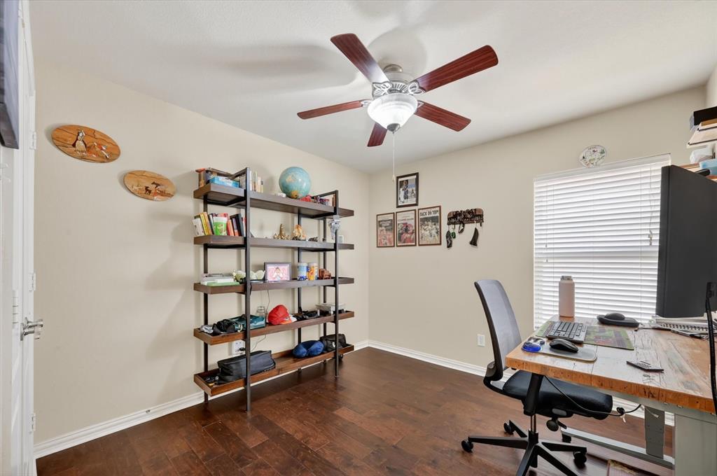 3812 Surf Street Denton, TX 76208 - Photo 6 of 33