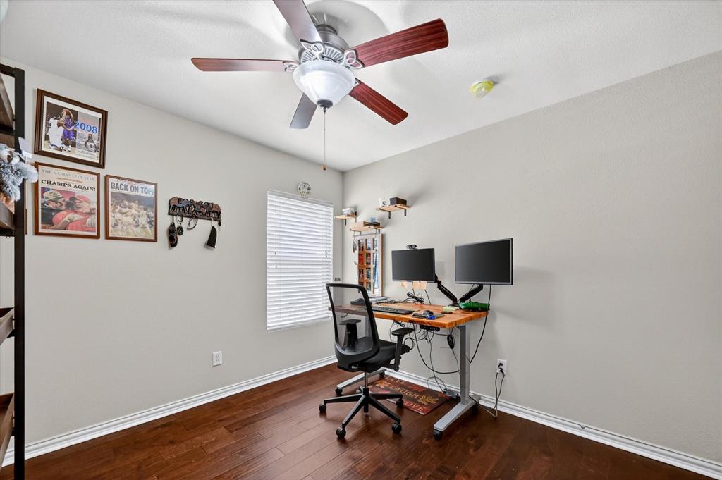 3812 Surf Street Denton, TX 76208 - Photo 7 of 33