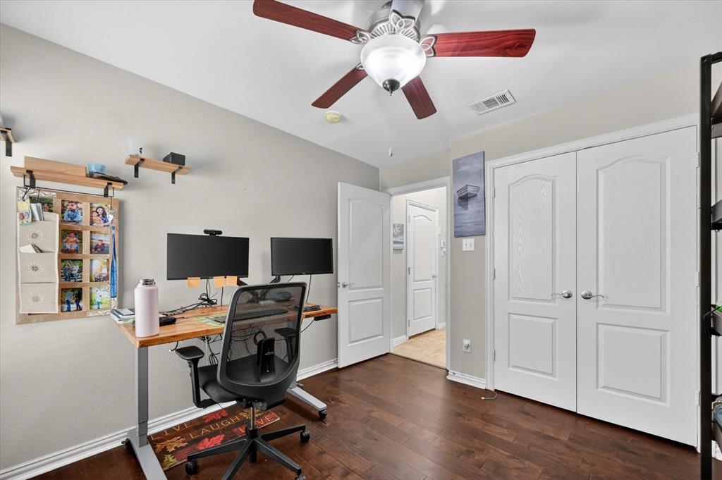 3812 Surf Street Denton, TX 76208 - Photo 8 of 33