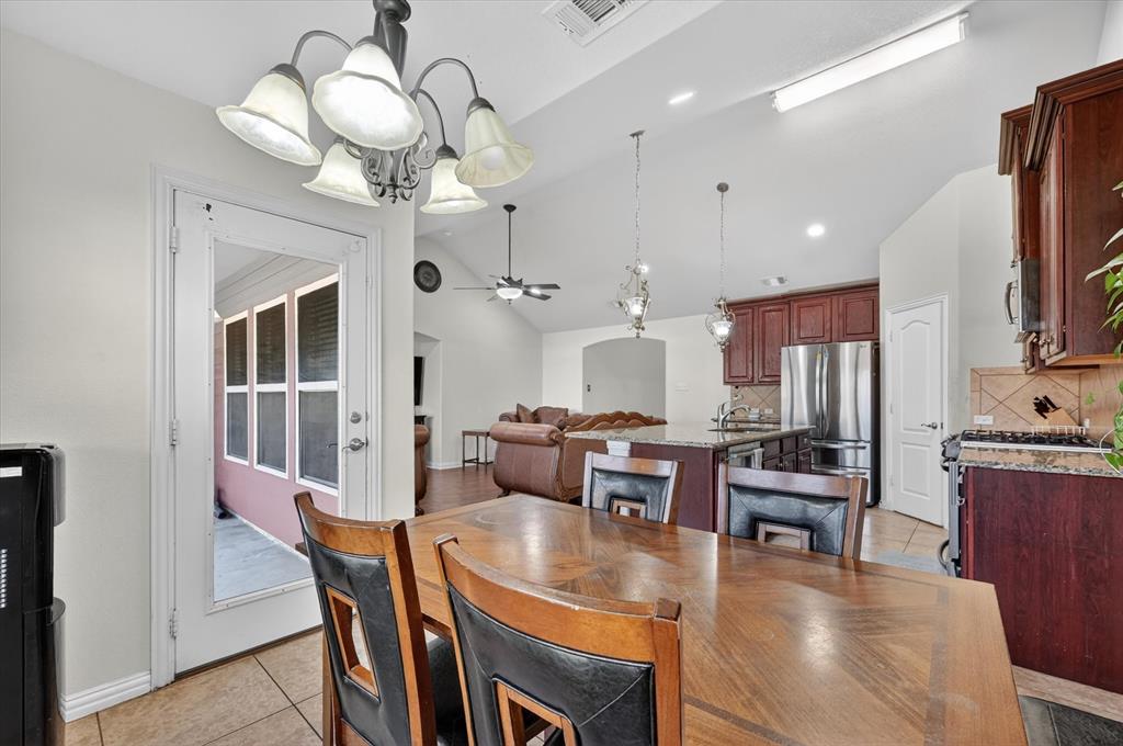 3812 Surf Street Denton, TX 76208 - Photo 10 of 33