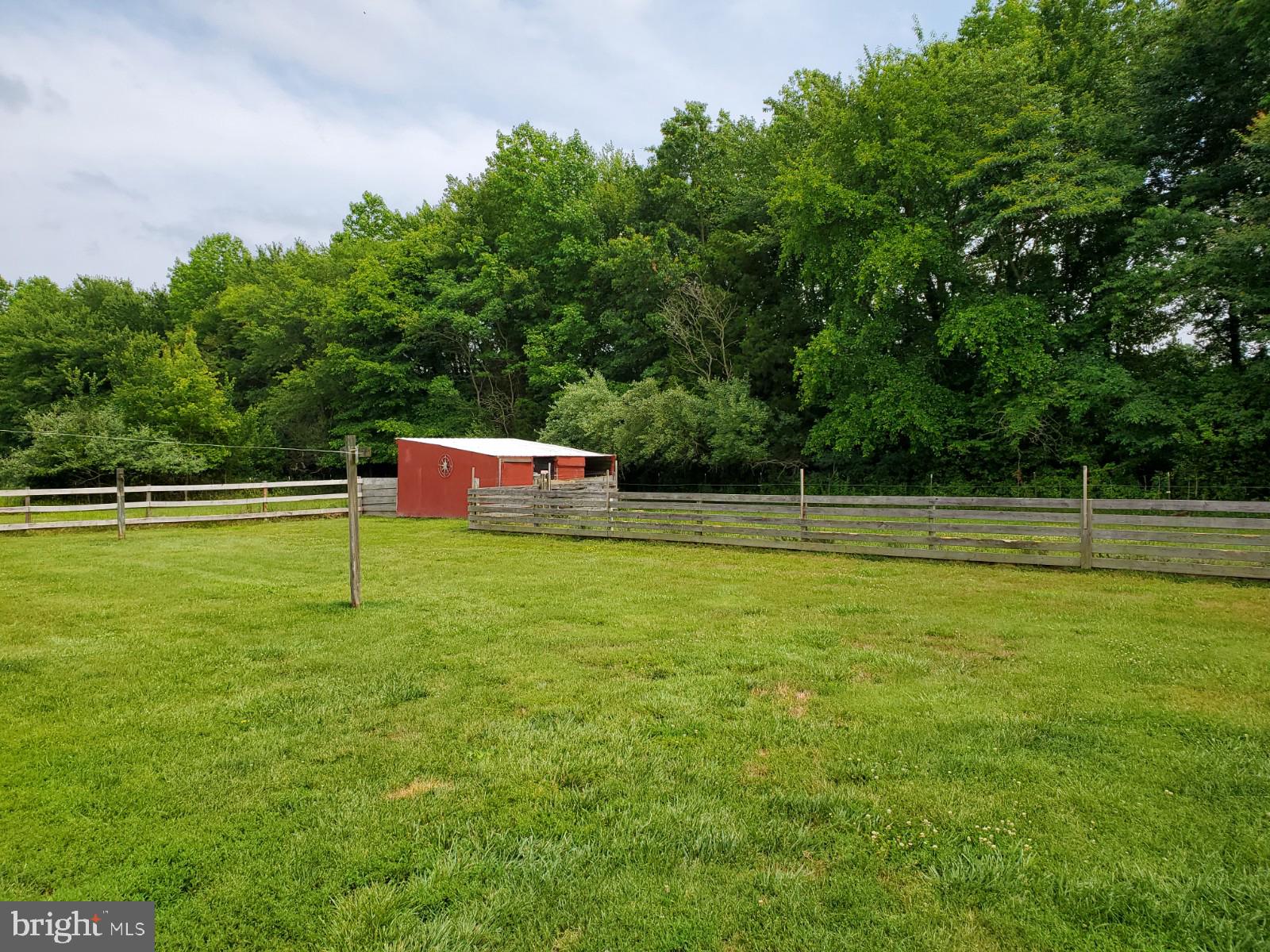 269 Walker School Road Townsend, DE 19734 - Photo 23 of 57 16' x 16' Livestock Pen