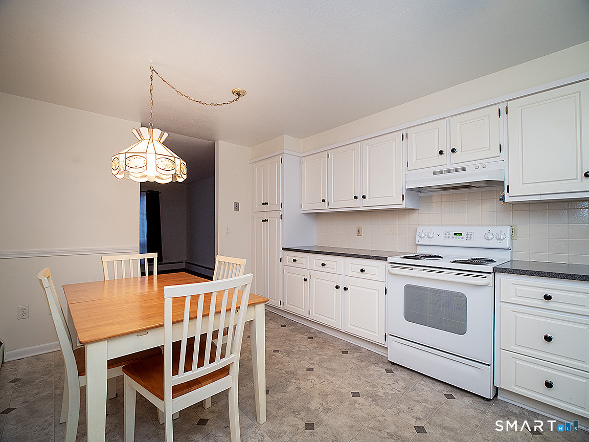 93 Centerbrook Road, Unit 93 Hamden, CT 06518 - Photo 3 of 32