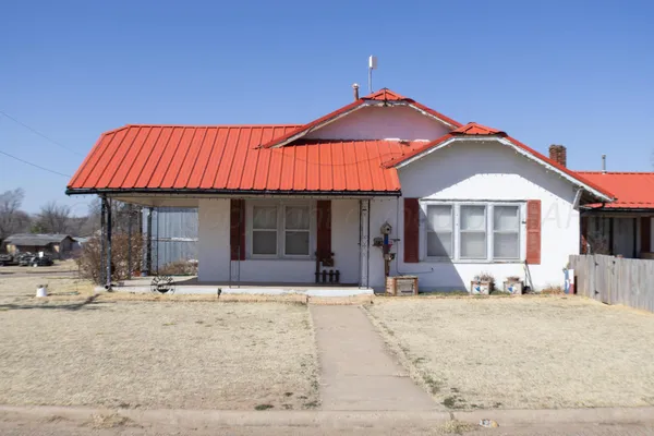 $140,000 | 801 North Main Street, McLean, TX 79057