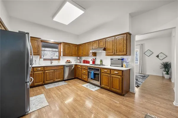 $429,000 | 15649 Elm Branch Road, Windsor, MO 65360