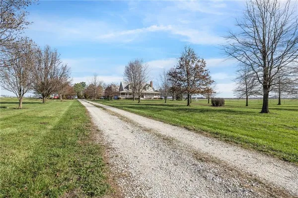 $429,000 | 15649 Elm Branch Road, Windsor, MO 65360