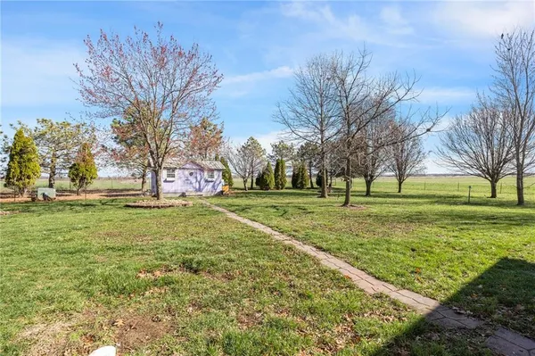 $429,000 | 15649 Elm Branch Road, Windsor, MO 65360