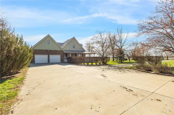 $429,000 | 15649 Elm Branch Road, Windsor, MO 65360