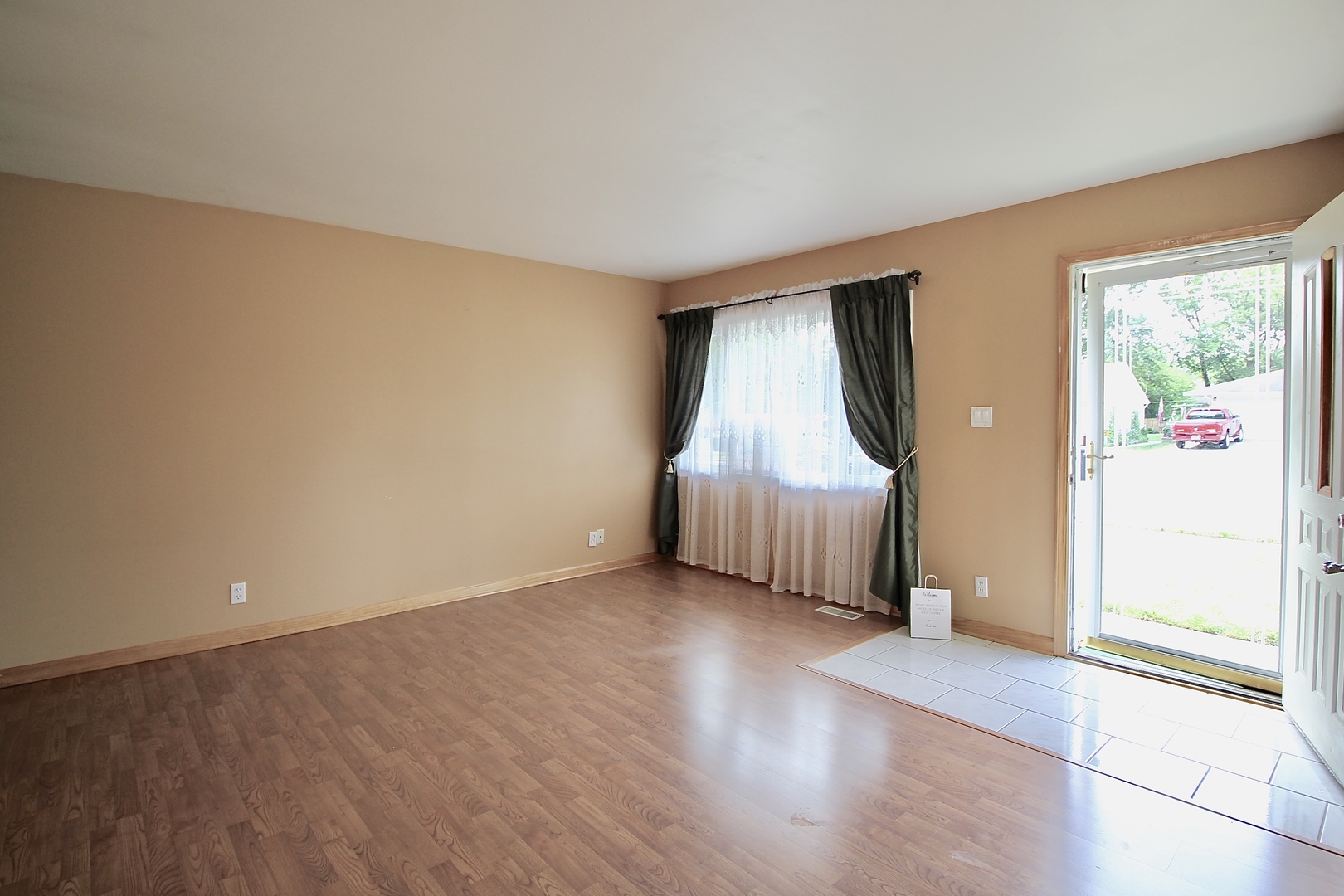 504 Audubon Road Streamwood, IL 60107 - Photo 9 of 15