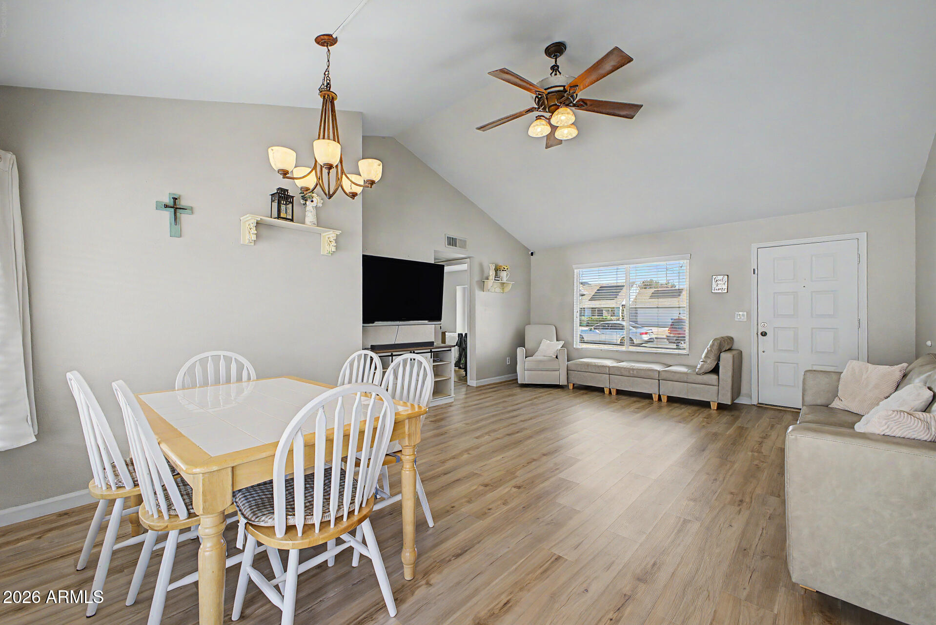 1118 East Utopia Road Phoenix, AZ 85024 - Photo 9 of 30 09 - Utopia