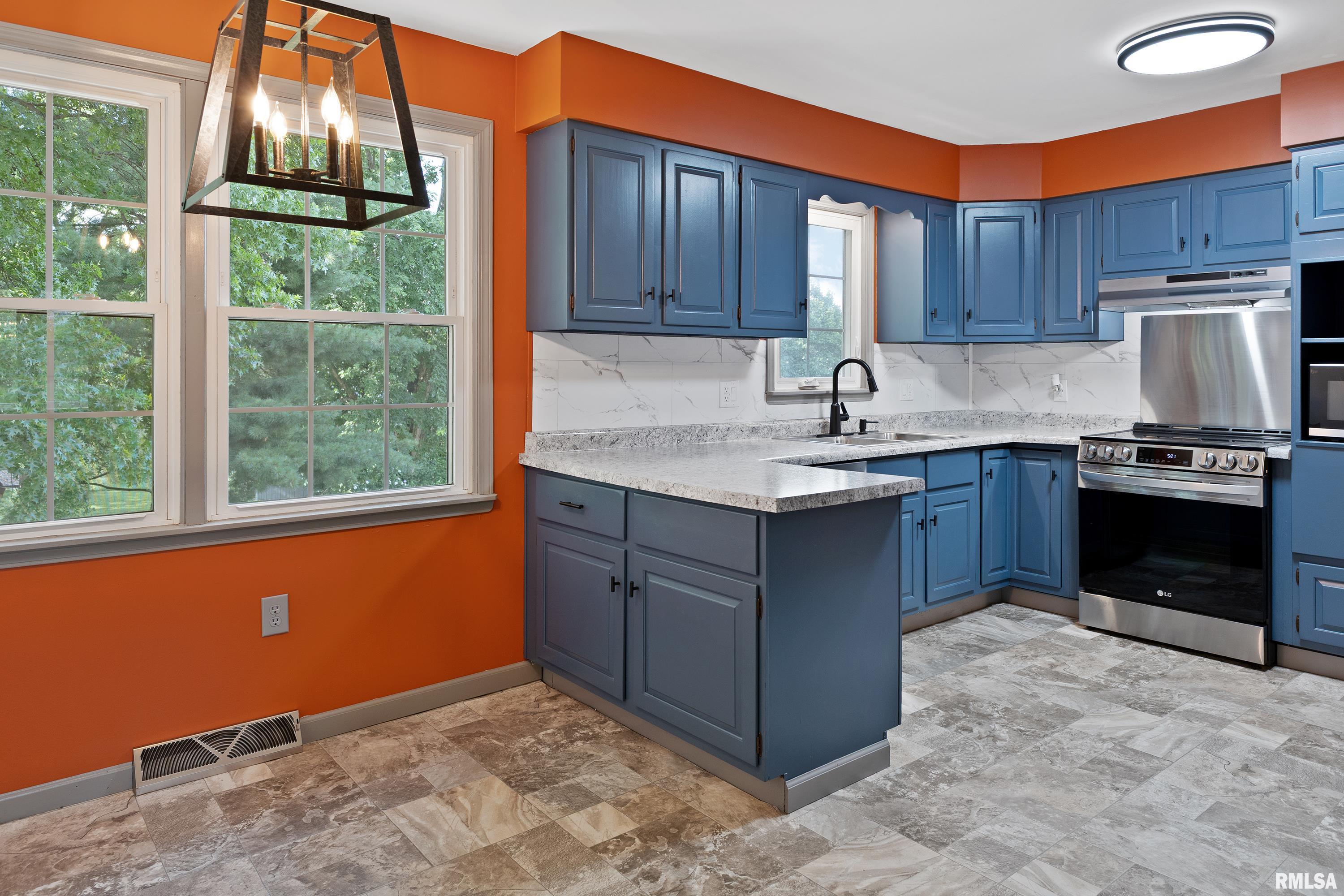 1717 Melview Road Quincy, IL 62305 - Photo 8 of 28 Gallery Image 8