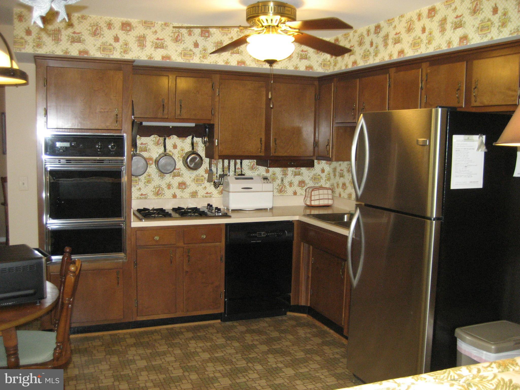 7712 Ontario Road Gainesville, VA 20155 - Photo 3 of 30 Kitchen