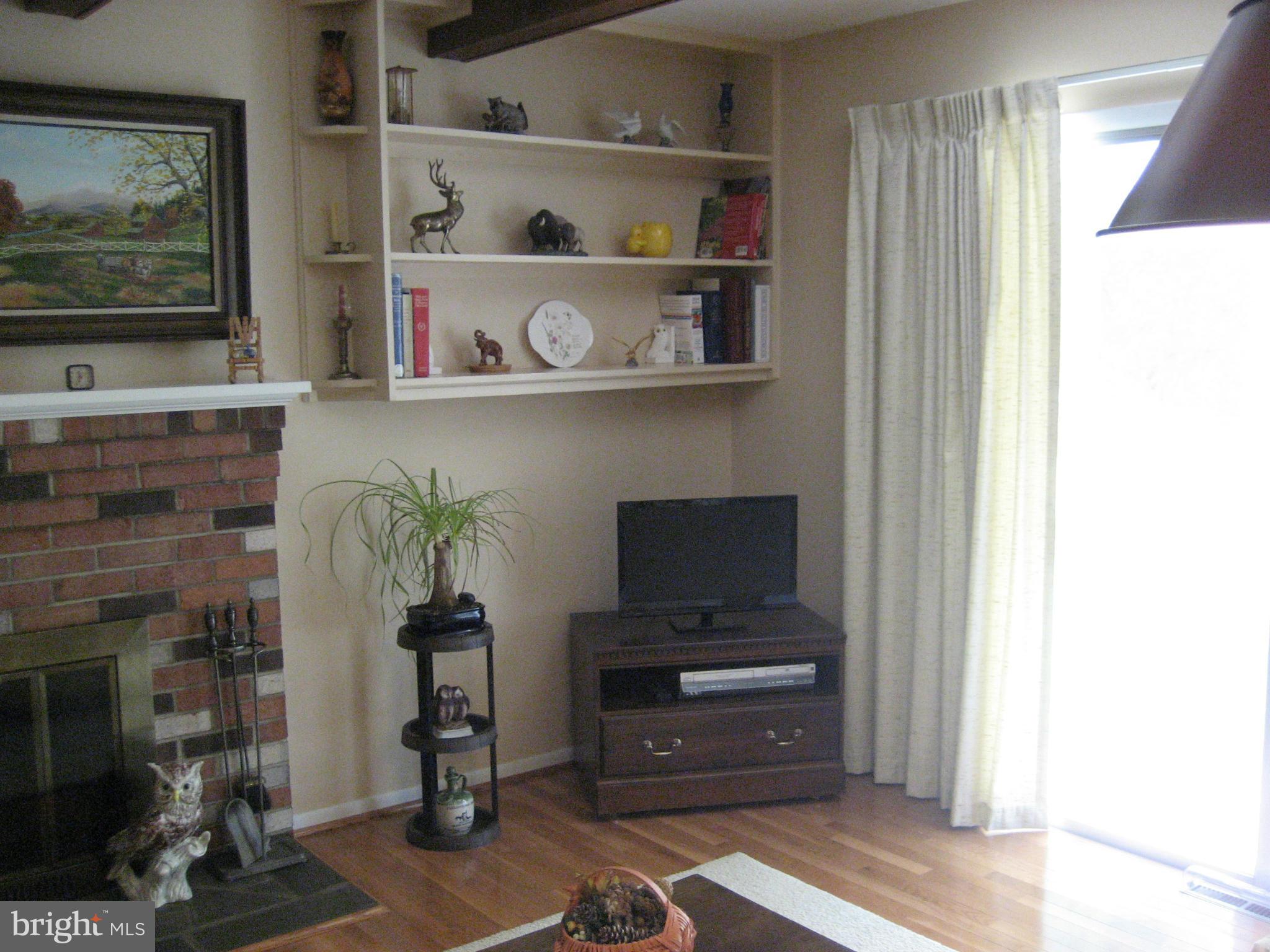 7712 Ontario Road Gainesville, VA 20155 - Photo 7 of 30 Family Room