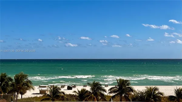 $2,700 | 6039 Collins Avenue, Unit 520, Miami Beach, FL 33140