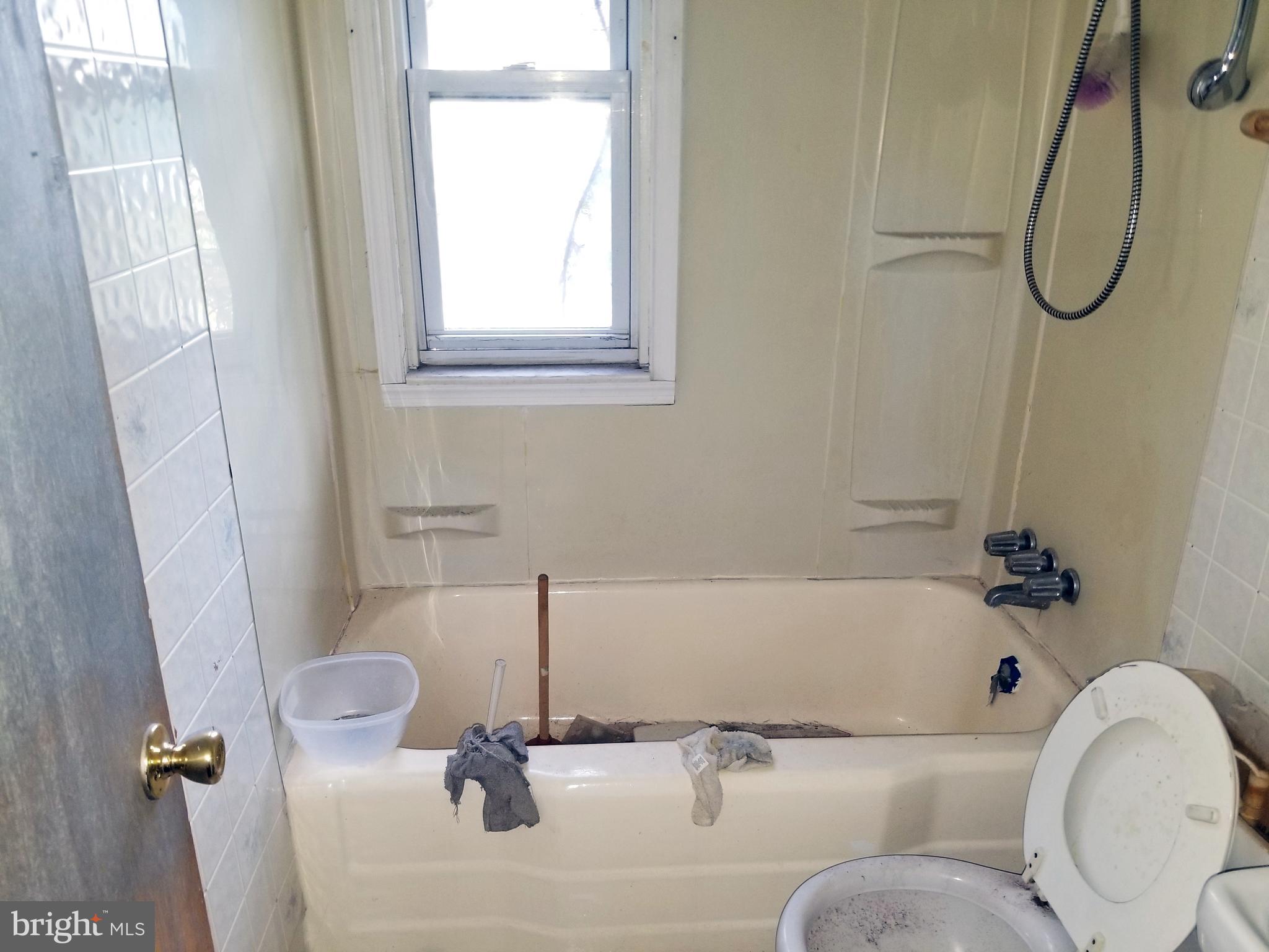 433 Roundview Road Baltimore, MD 21225 - Photo 11 of 20