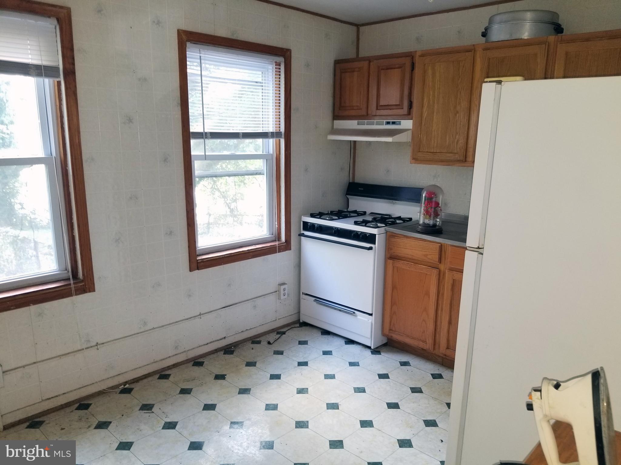 433 Roundview Road Baltimore, MD 21225 - Photo 5 of 20
