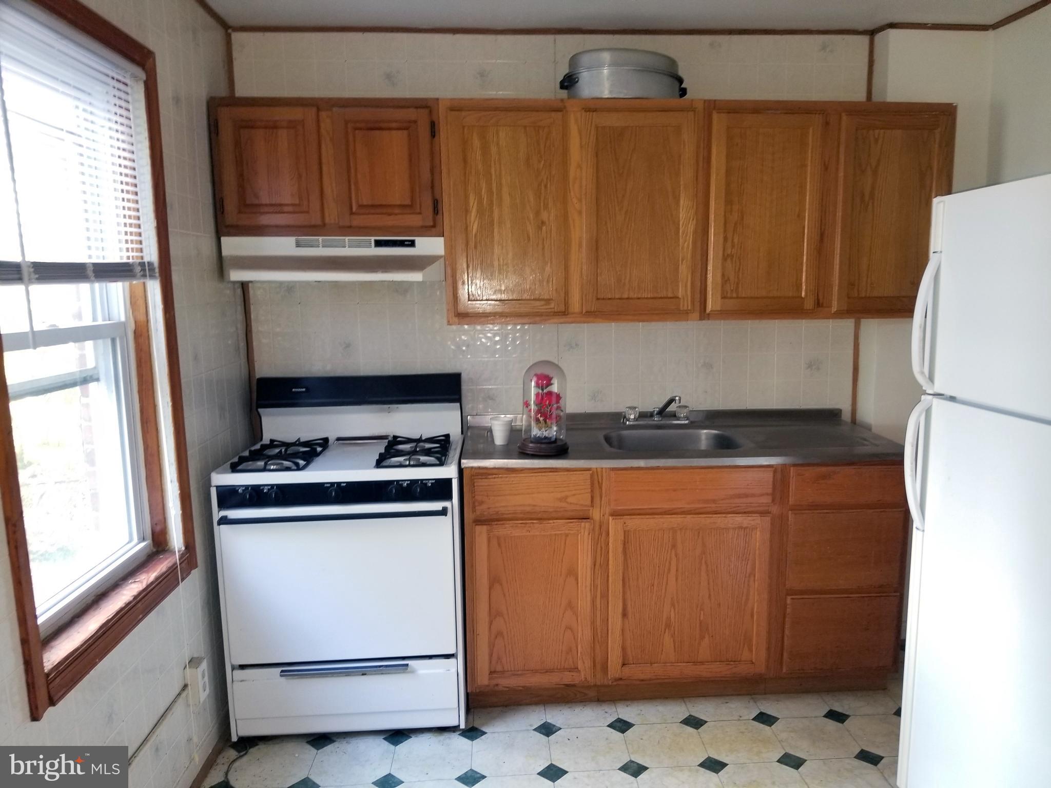 433 Roundview Road Baltimore, MD 21225 - Photo 6 of 20