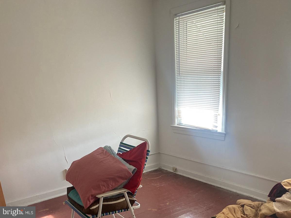 433 Roundview Road Baltimore, MD 21225 - Photo 8 of 20