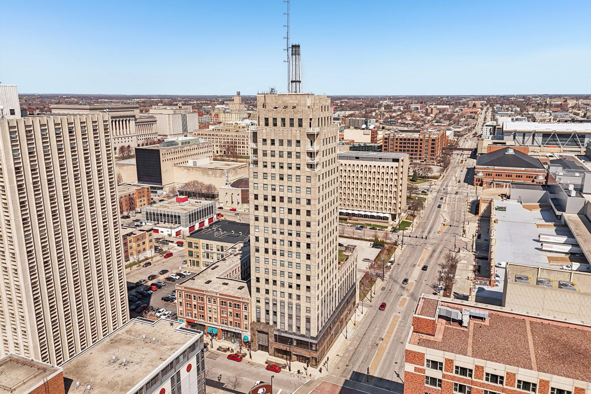 606 West Wisconsin Avenue, Unit 309 Milwaukee, WI 53203 - Photo 37 of 42 Drone