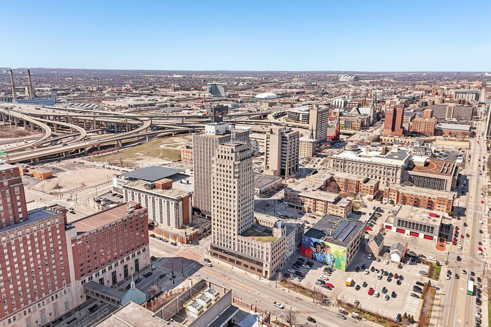 606 West Wisconsin Avenue, Unit 309 Milwaukee, WI 53203 - Photo 40 of 42 Drone