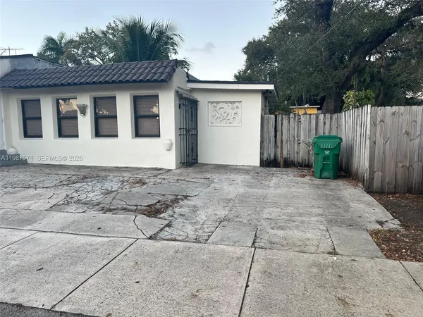 $1,800 | 1101 Northwest 32nd Place, Miami, FL 33125