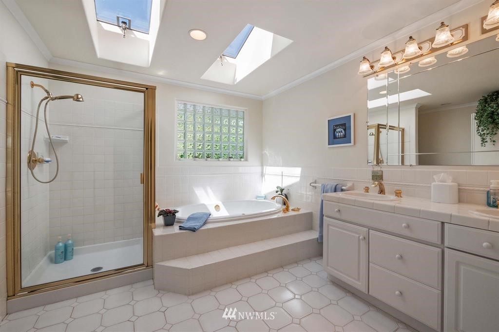 15782 Virginia Point Road Northeast Poulsbo, WA 98370 - Photo 12 of 24 Gallery Image 12