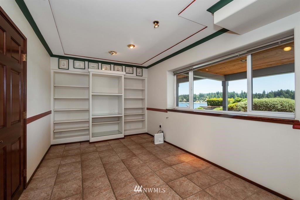 15782 Virginia Point Road Northeast Poulsbo, WA 98370 - Photo 15 of 24 Gallery Image 15