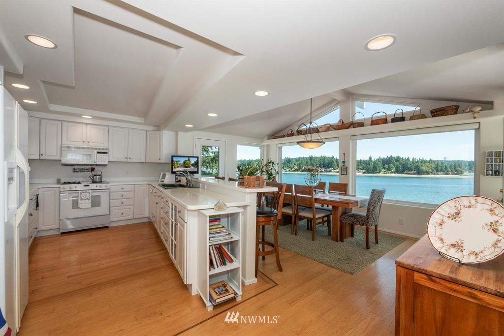 15782 Virginia Point Road Northeast Poulsbo, WA 98370 - Photo 5 of 24 Gallery Image 5