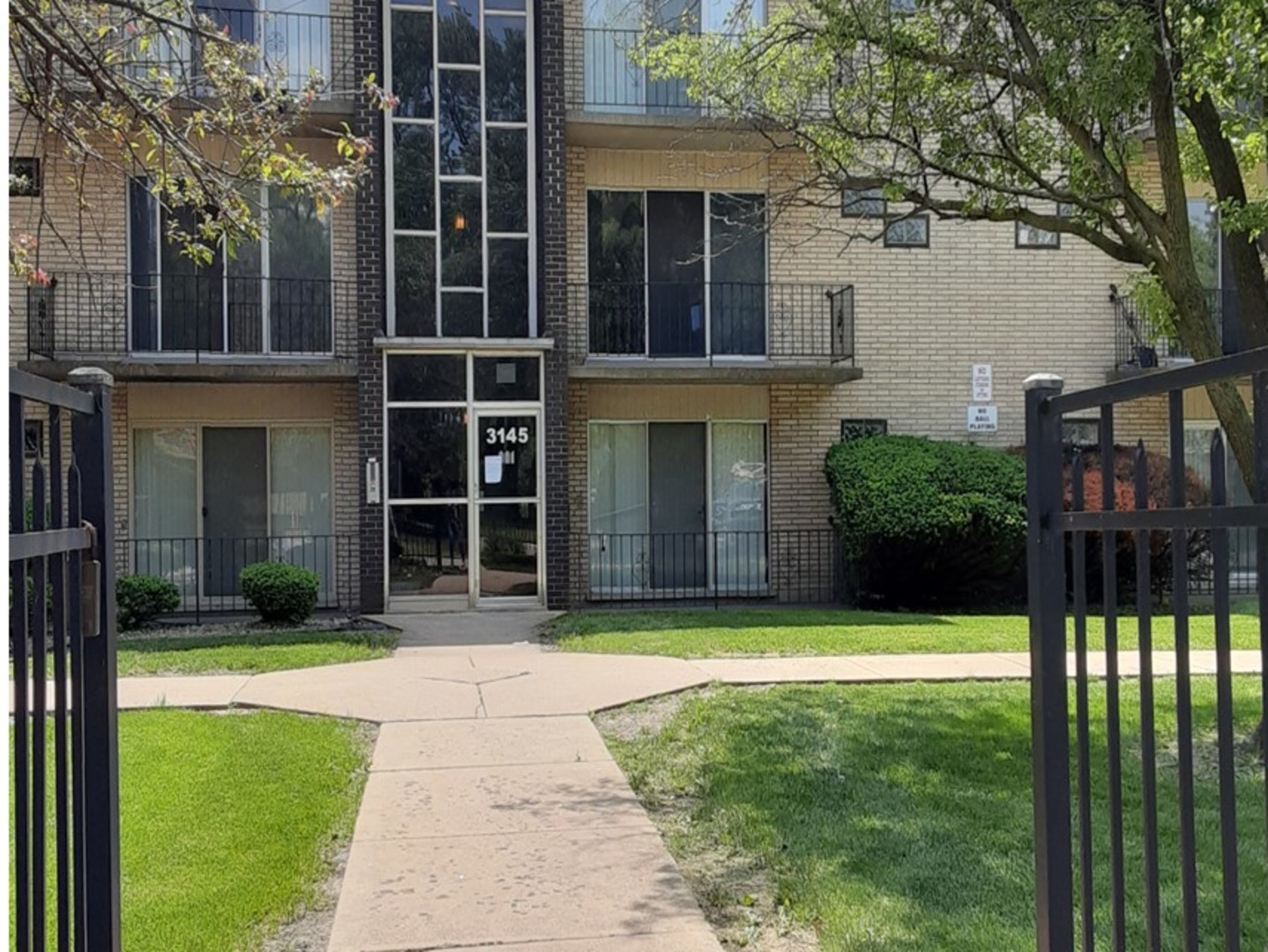 3145 Bernice Road, Unit 5 Lansing, IL 60438 - Photo 1 of 3 Gallery Image 1
