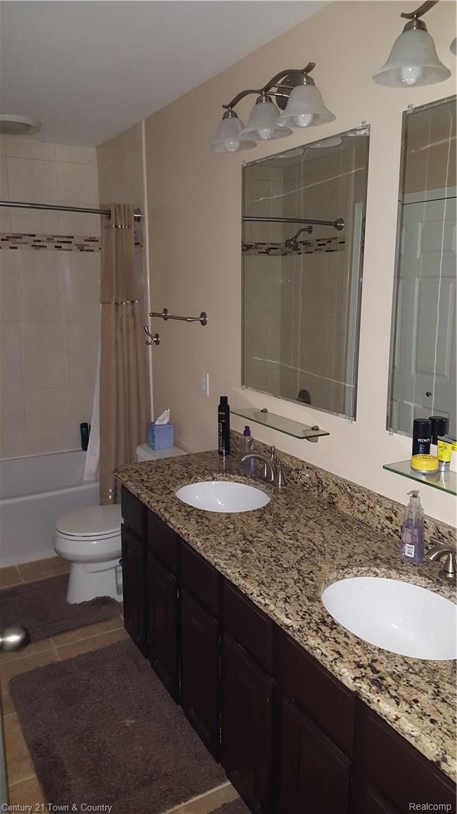 2355 Pleasant View Drive Rochester, MI 48306 - Photo 26 of 37 20170417_140438.jpg