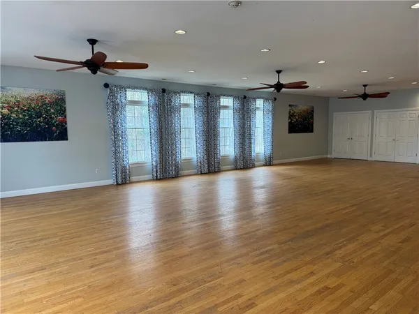 $289,900 | 15 Bluebird Drive, Tiverton, RI 02878