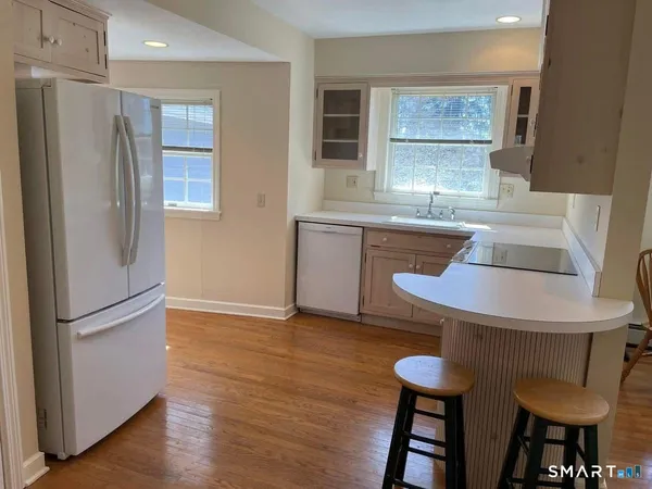 $1,900 | 12 Taunton Lake Drive, Newtown, CT 06470