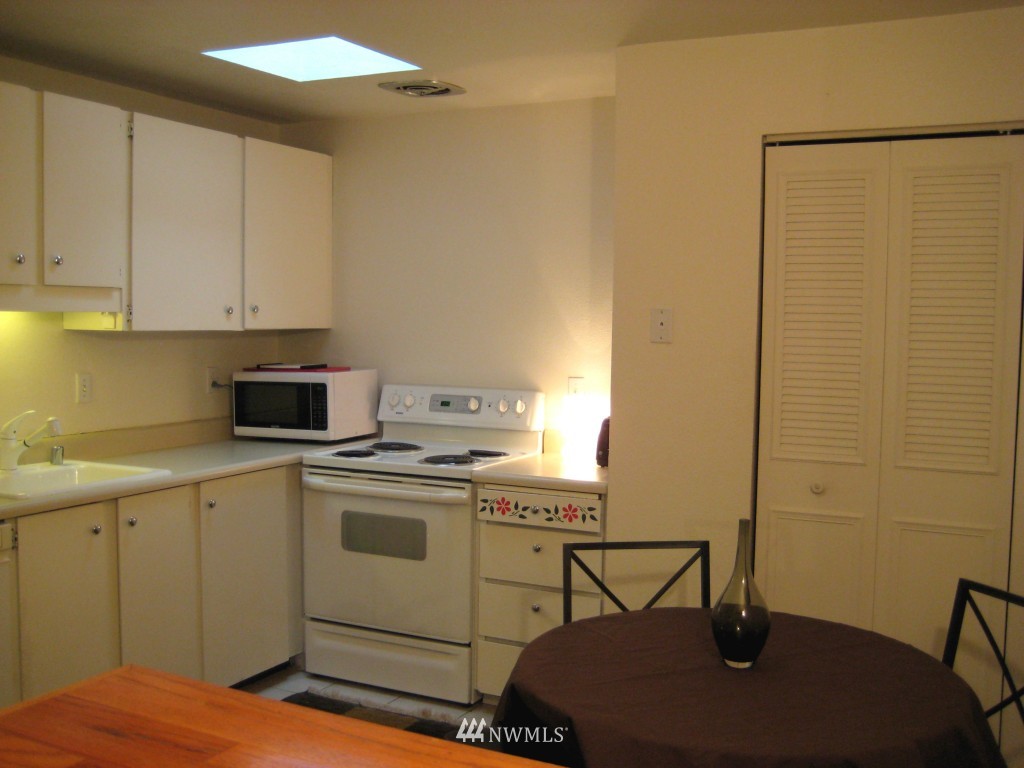 4308 Northeast Sunset Boulevard, Unit A6 Renton, WA 98059 - Photo 6 of 12 Gallery Image 6