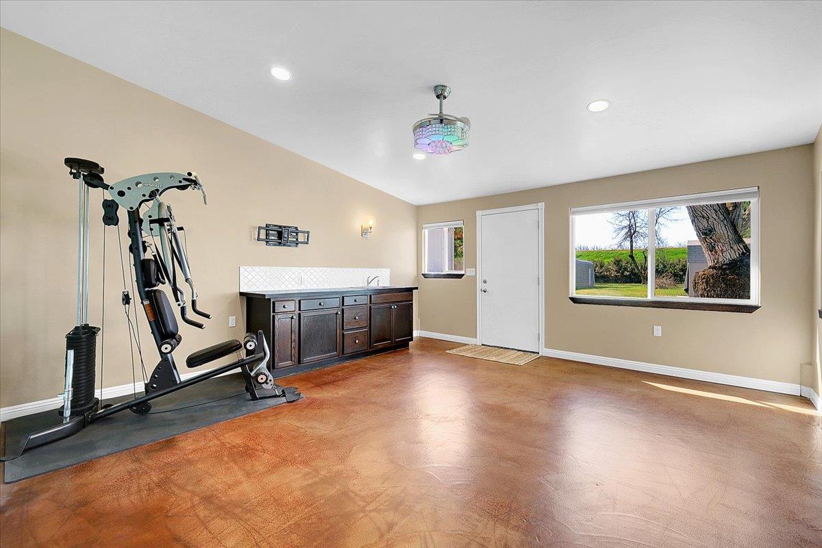 5664 Riverside Drive Olivehurst, CA 95961 - Photo 24 of 59