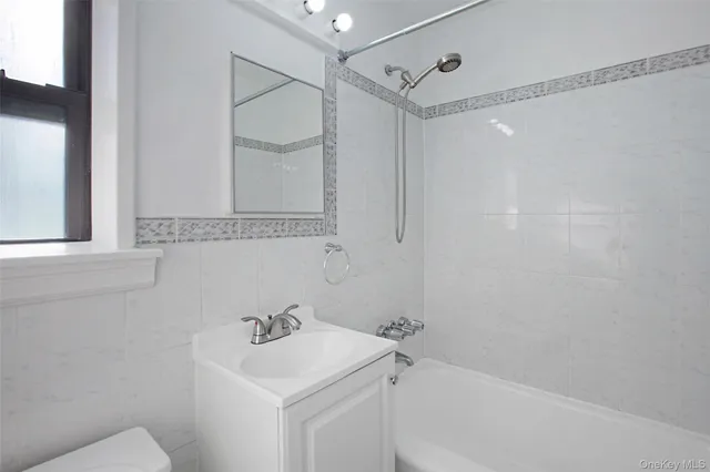 $263,000 | 47-15 216th Street, Unit 3D | Bayside