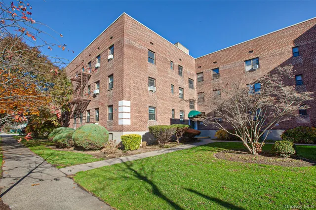 $263,000 | 47-15 216th Street, Unit 3D | Bayside