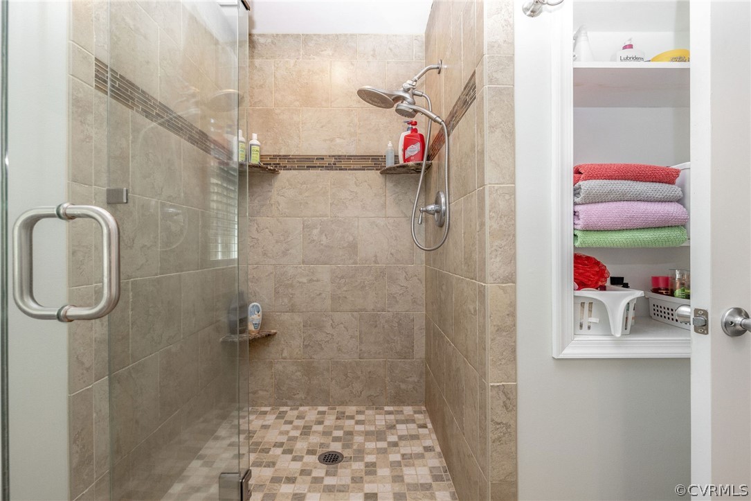 13331 Queensgate Road Midlothian, VA 23114 - Photo 37 of 46 a bathroom with a shower