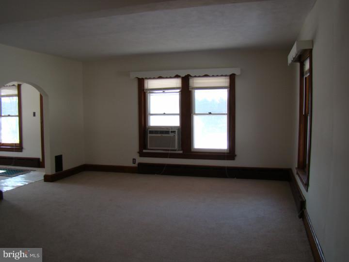 2435 Strasburg Road East Fallowfield, PA 19320 - Photo 7 of 25 Living Room