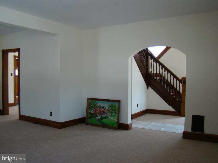 2435 Strasburg Road East Fallowfield, PA 19320 - Photo 8 of 25 Living Room