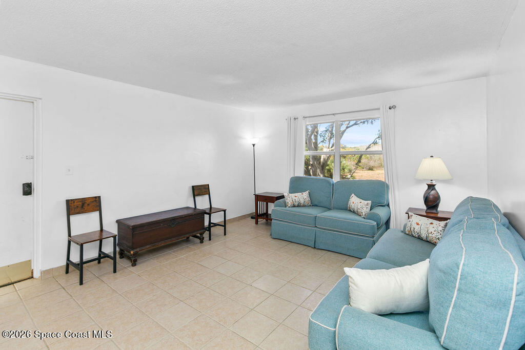 4304 London Town Road, Unit D224 Titusville, FL 32796 - Photo 5 of 23 Living Room