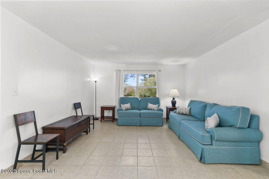 4304 London Town Road, Unit D224 Titusville, FL 32796 - Photo 6 of 23 Living Room