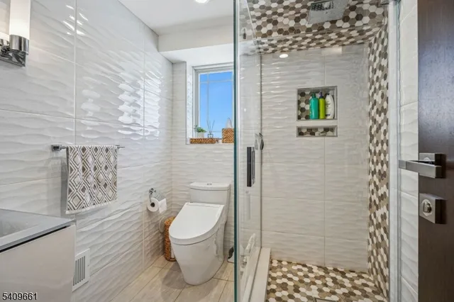 $1,698,000 | 33 Haran Circle, Millburn, NJ 07041