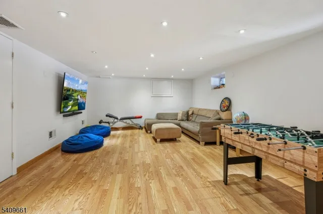 $1,698,000 | 33 Haran Circle, Millburn, NJ 07041